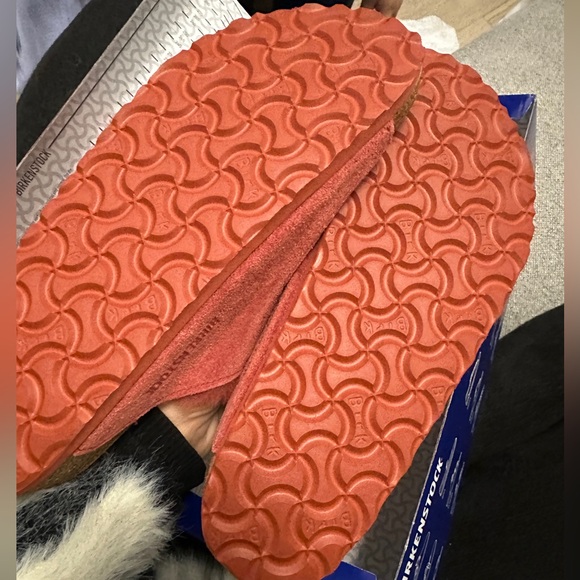 New in box Birkenstock sienna red Arizona sandals - Picture 10 of 11